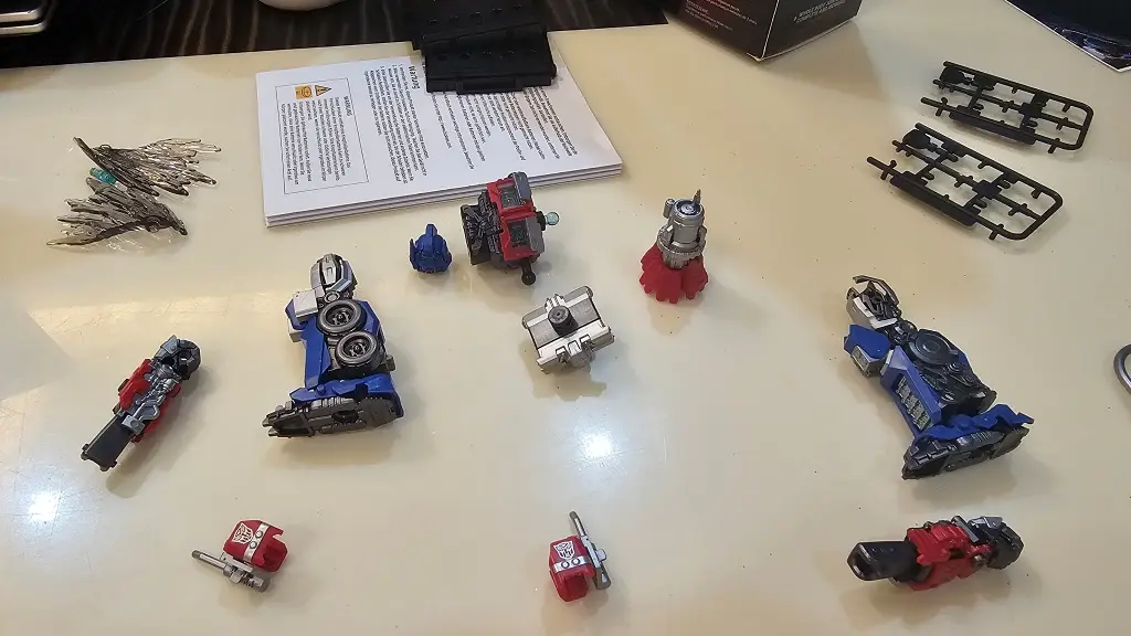 Blokees Classic Class Optimus Prime: Parts