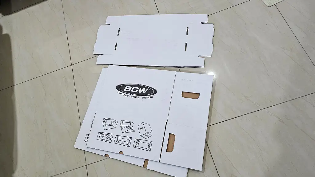 BCW Short Comic Box - It Comes Flat With Instructions